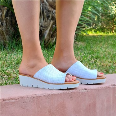 Womens Engraved Leather Peeptoe Clogs Padded Insole 22802 White, by Blusandal