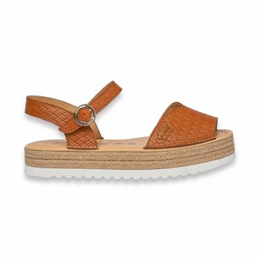Womens Engraved Leather Menorcan Sandals Platform Buckle and Padded Insole 1247 Leather, by Eva Mañas