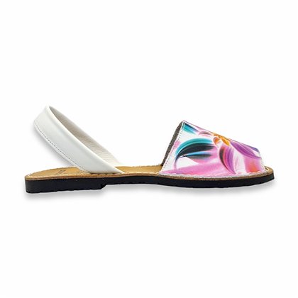 Avarcas Menorquinas Planas Mujer Piel Motivos Florales 549 Blanco, de C.Ortuño