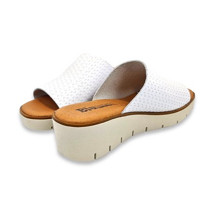 Womens Engraved Leather Peeptoe Clogs Padded Insole 24802 White, by Blusandal