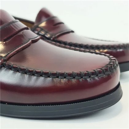 Zapatos Castellanos Mujer Piel Florentic Antifaz Suela Goma 400 Burdeos, de María Tovar