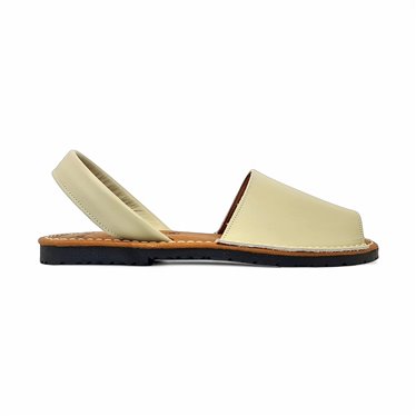 Avarcas Menorquinas Mujer Piel Plantilla Acolchada 2201 Beige, de C. Ortuño