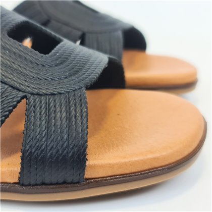 Sandalias Planas Tipo Chancla Mujer Piel Grabada Plantilla Acolchada 3081 Negro, de Bda
