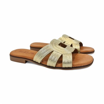 Sandalias Planas Tipo Chancla Mujer Piel Grabada Plantilla Acolchada 3081 Platino, de Bda