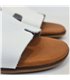 Sandalias Planas Tipo Chancla Mujer Piel Napa Grabada Plantilla Acolchada 3053B Blanco, de Bda