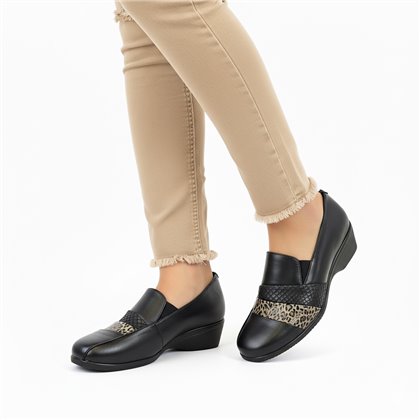 Zapatos Cómodos Cuña Mujer Piel Blanda Elásticos Laterales Animal Print 5712 Negro, de Berelax