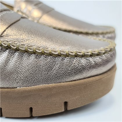 Mocasines Confort Cuña Mujer Piel Blanda Adorno Antifaz 3145 Platino, de Berelax