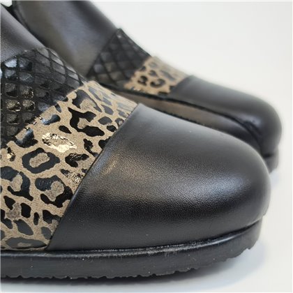 Zapatos Cómodos Cuña Mujer Piel Blanda Elásticos Laterales Animal Print 5712 Negro, de Berelax