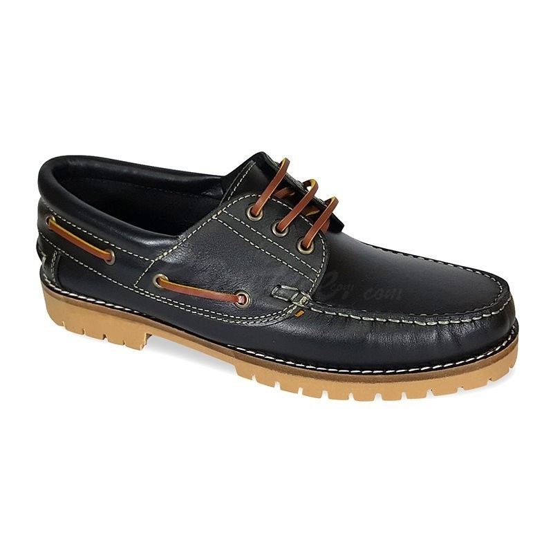 casual boat shoes