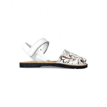 Girl Engraved Leather Menorcan Sandals 205 White, by C. Ortuño