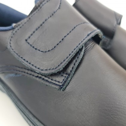 Zuecos Sanitarios Mujer Piel Cierre Velcro Anatómicos 790 Marino, de Percla